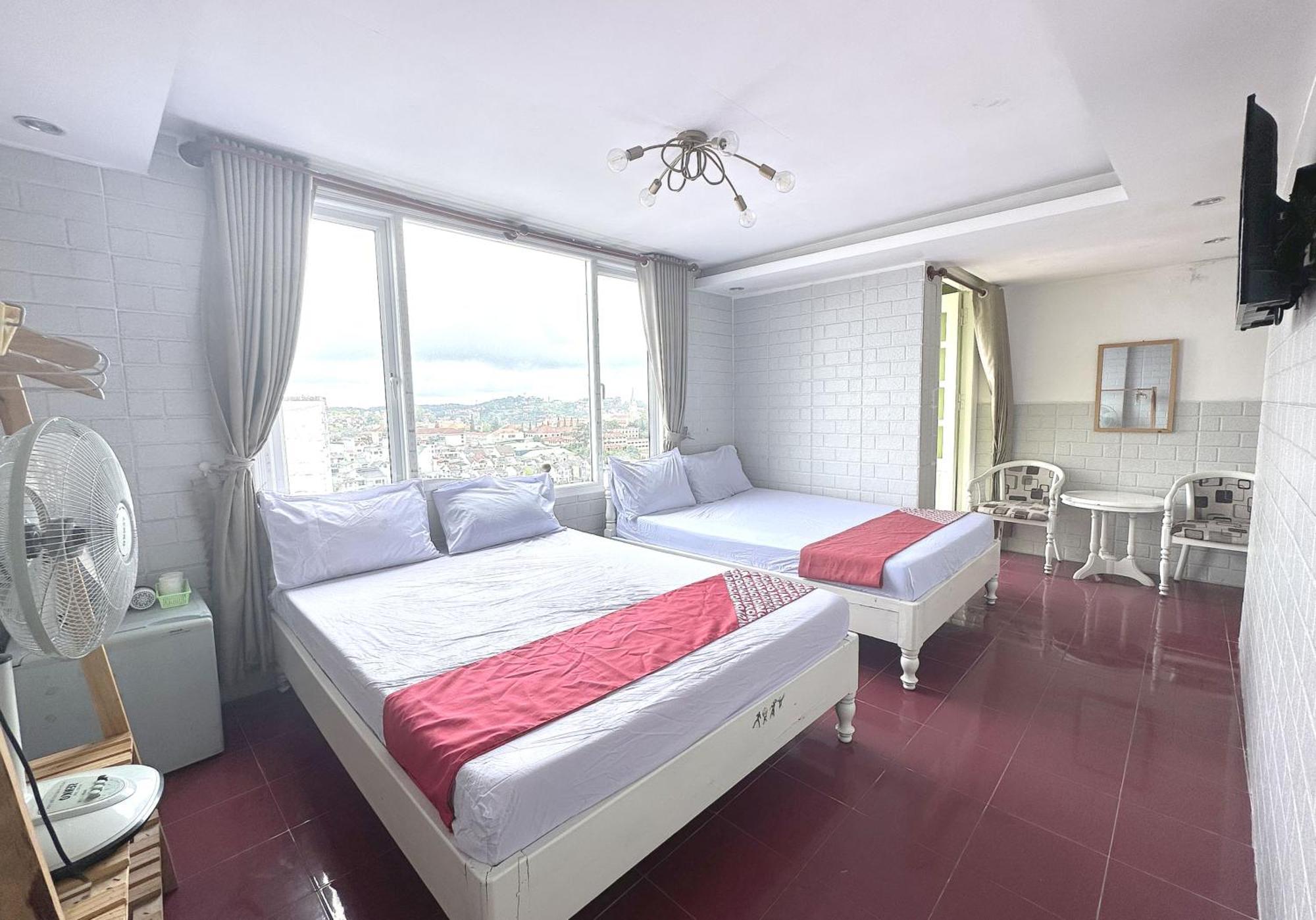 Oyo 1196 Le Vu Hotel Dalat Bagian luar foto