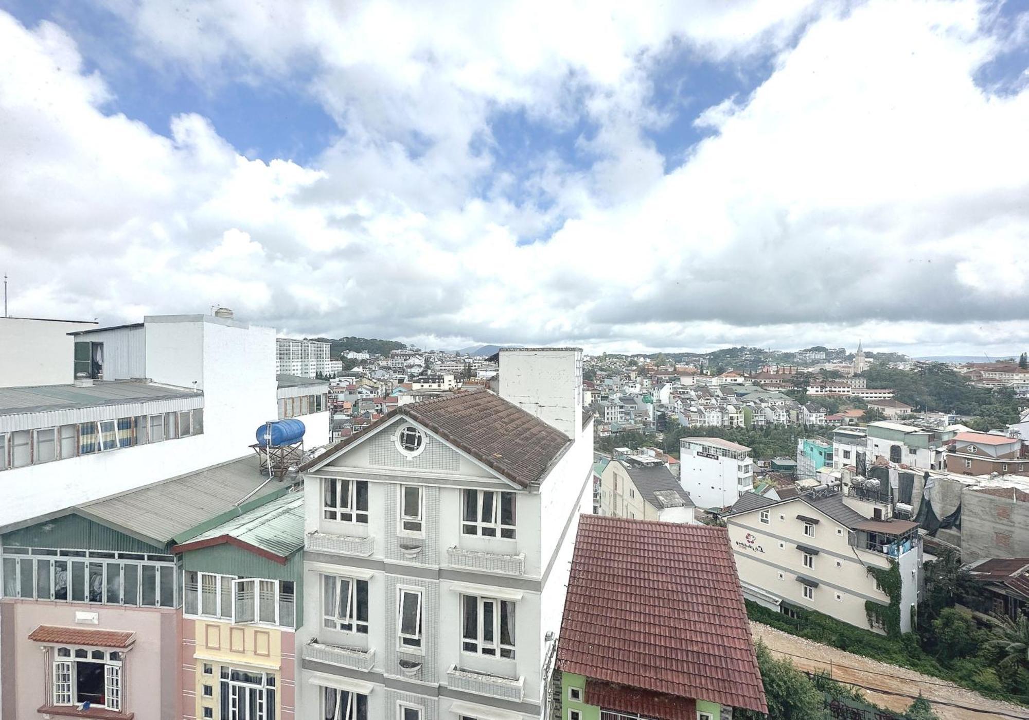 Oyo 1196 Le Vu Hotel Dalat Bagian luar foto