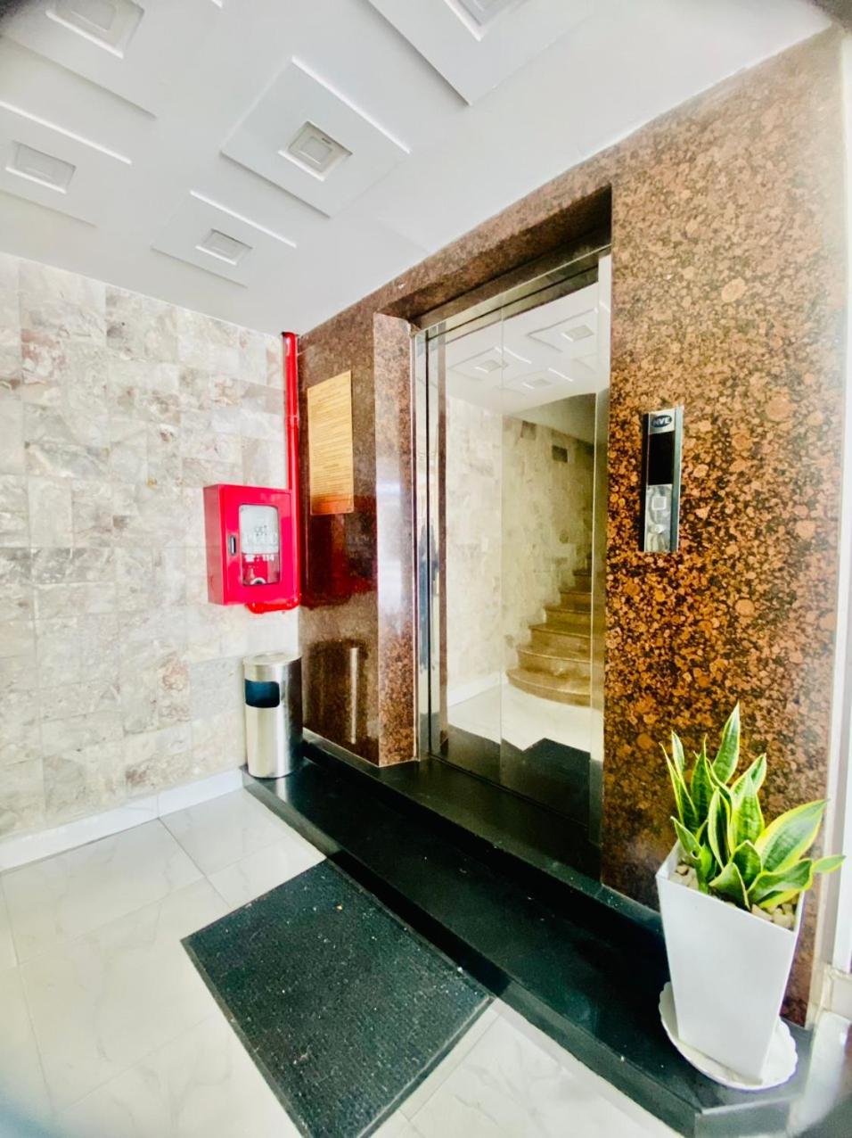 Oyo 1196 Le Vu Hotel Dalat Bagian luar foto