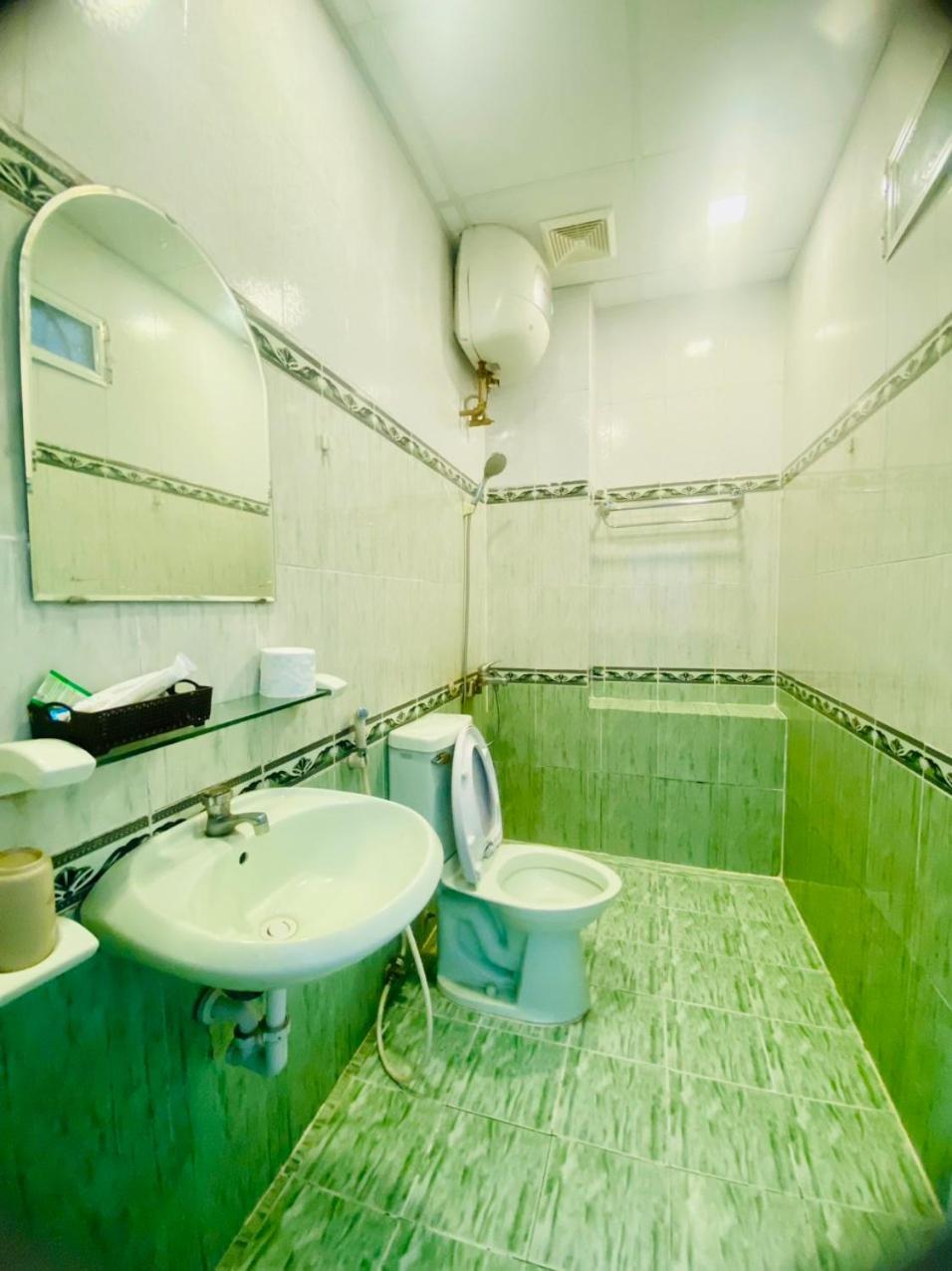 Oyo 1196 Le Vu Hotel Dalat Bagian luar foto