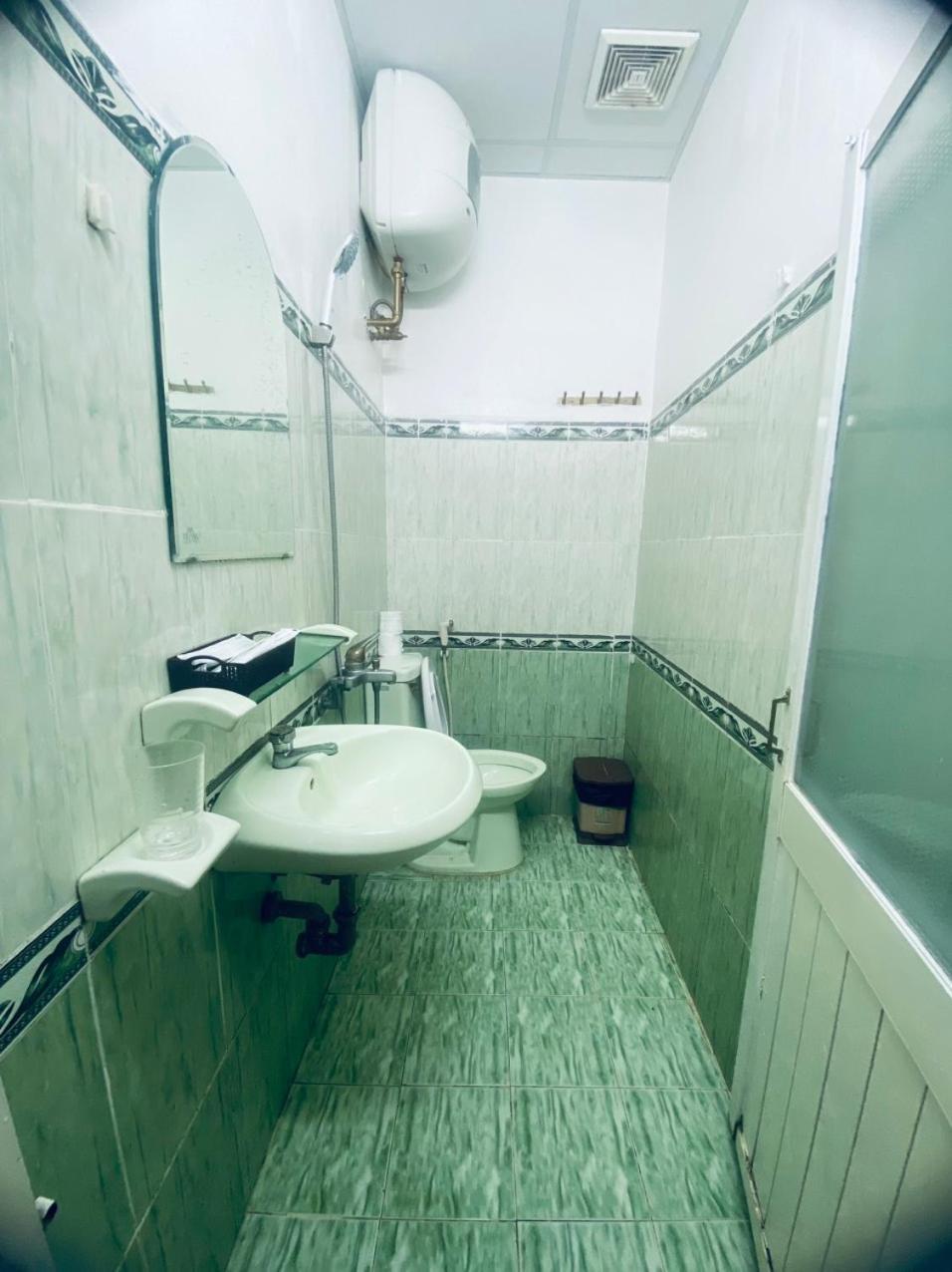 Oyo 1196 Le Vu Hotel Dalat Bagian luar foto